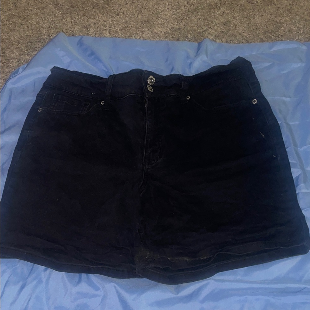 Elegant Black Mini Skirt